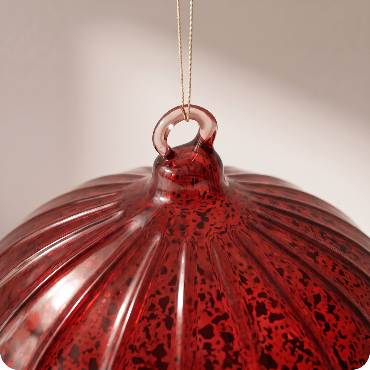 Esfera de cristal forrada en rojo antiguo
