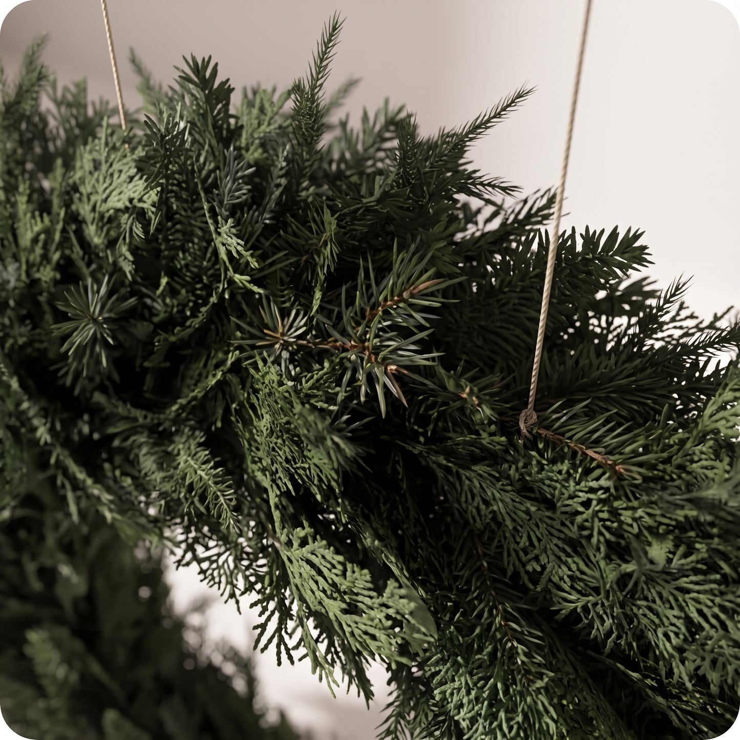 Corona de cedar mixed y pino juniper