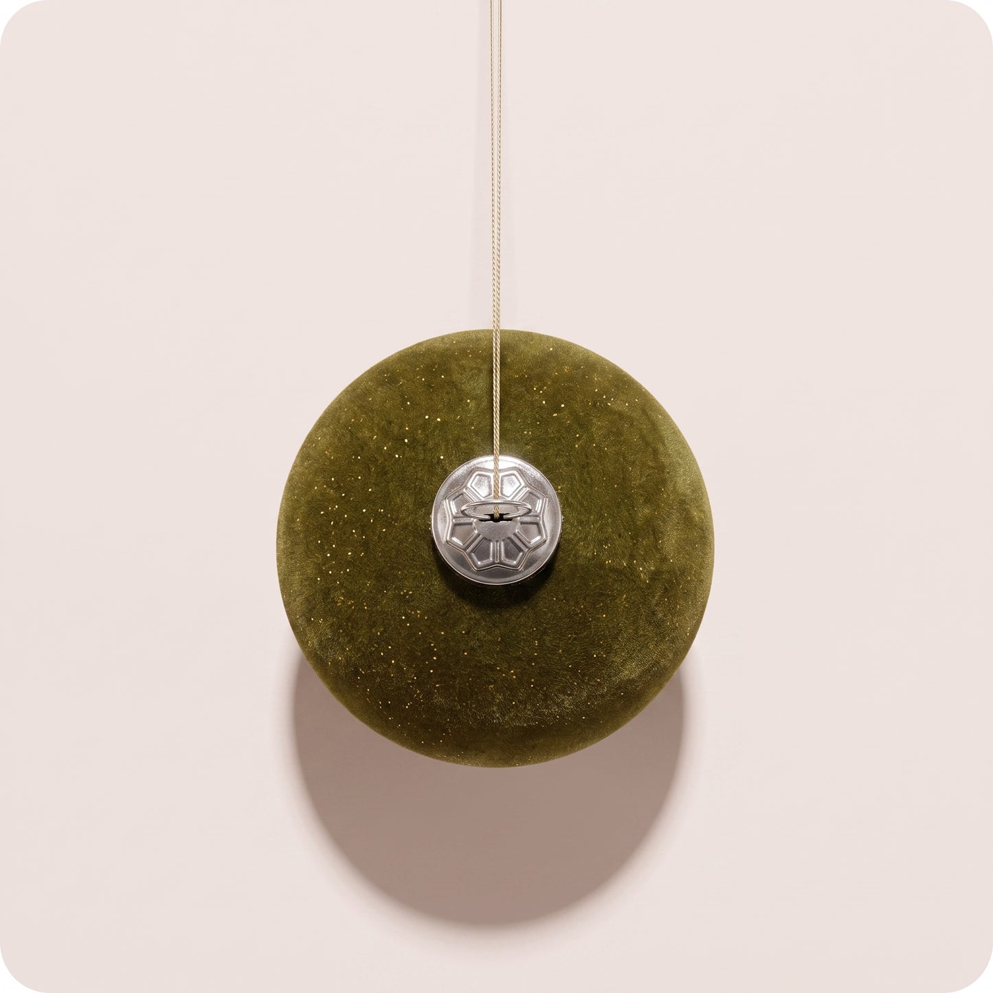 Esfera verde oliva de terciopelo liso 13 cm