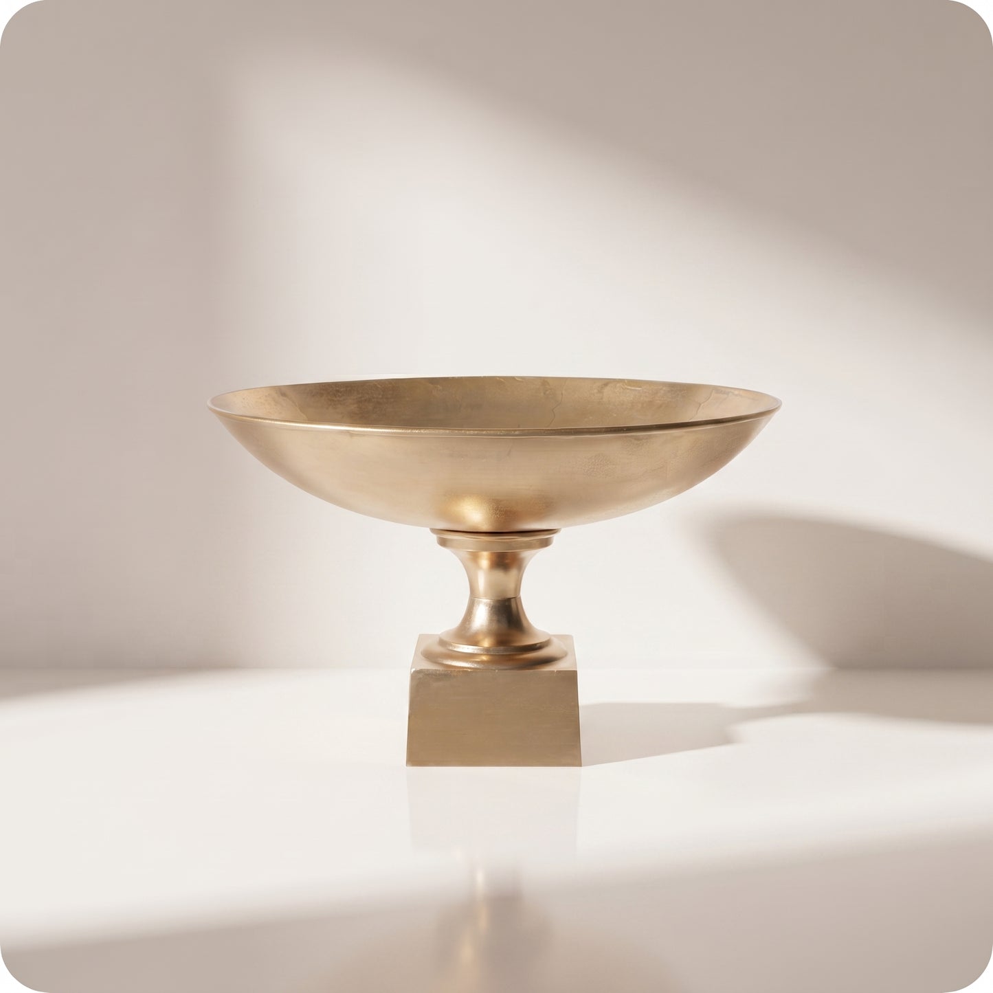 Metal bowl con base cuadrada dorado