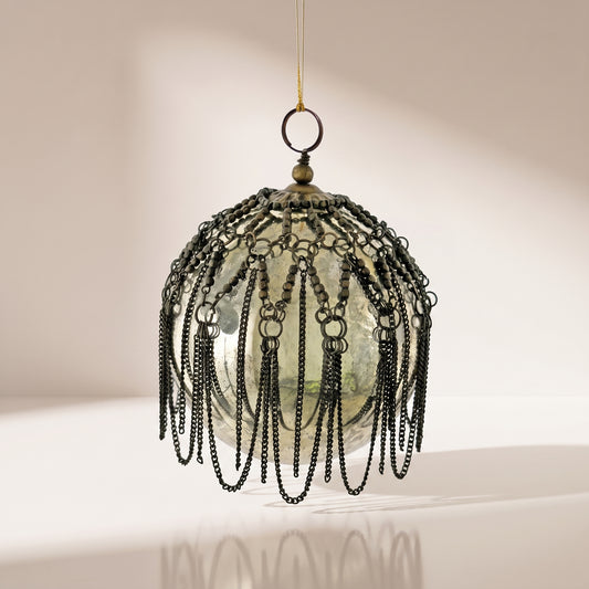 Esfera de cristal de oro antiguo con cadena de metal déco