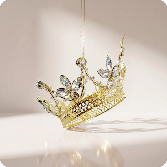 Esfera de metal tipo corona dorada con diamantes