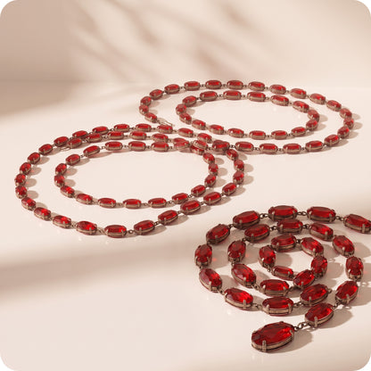 Guirnalda de piedras rojas