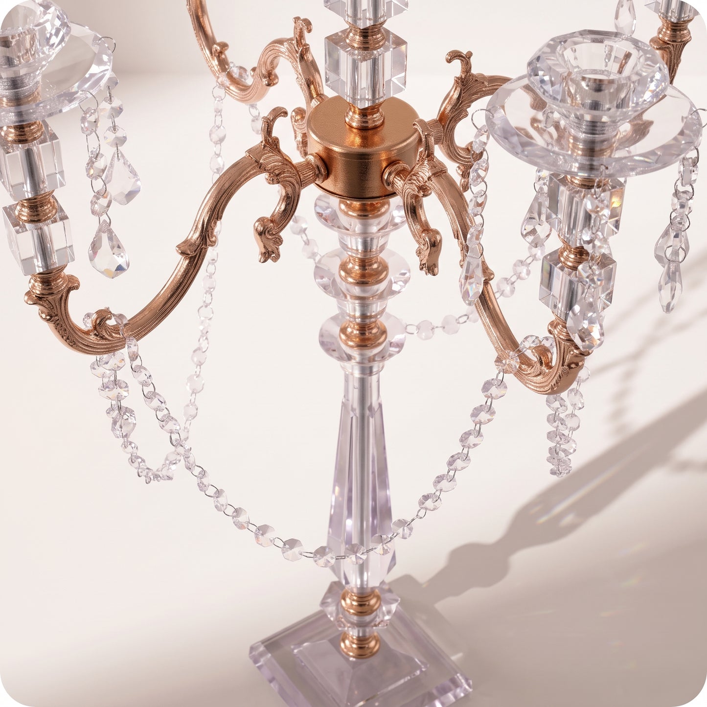 Candelabro chapado en níquel de cristal y porta velas altas dorado