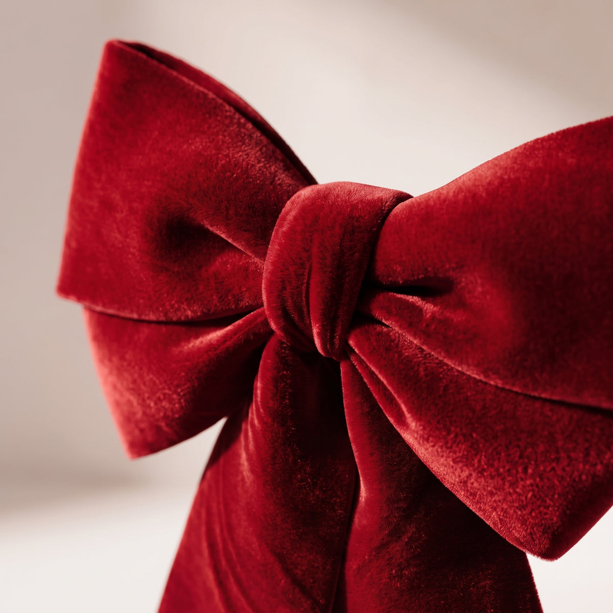 Moño rojo de terciopelo, 1.60 x 75 cm.