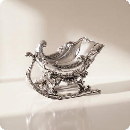 Trineo plateado ornamentado de metal
