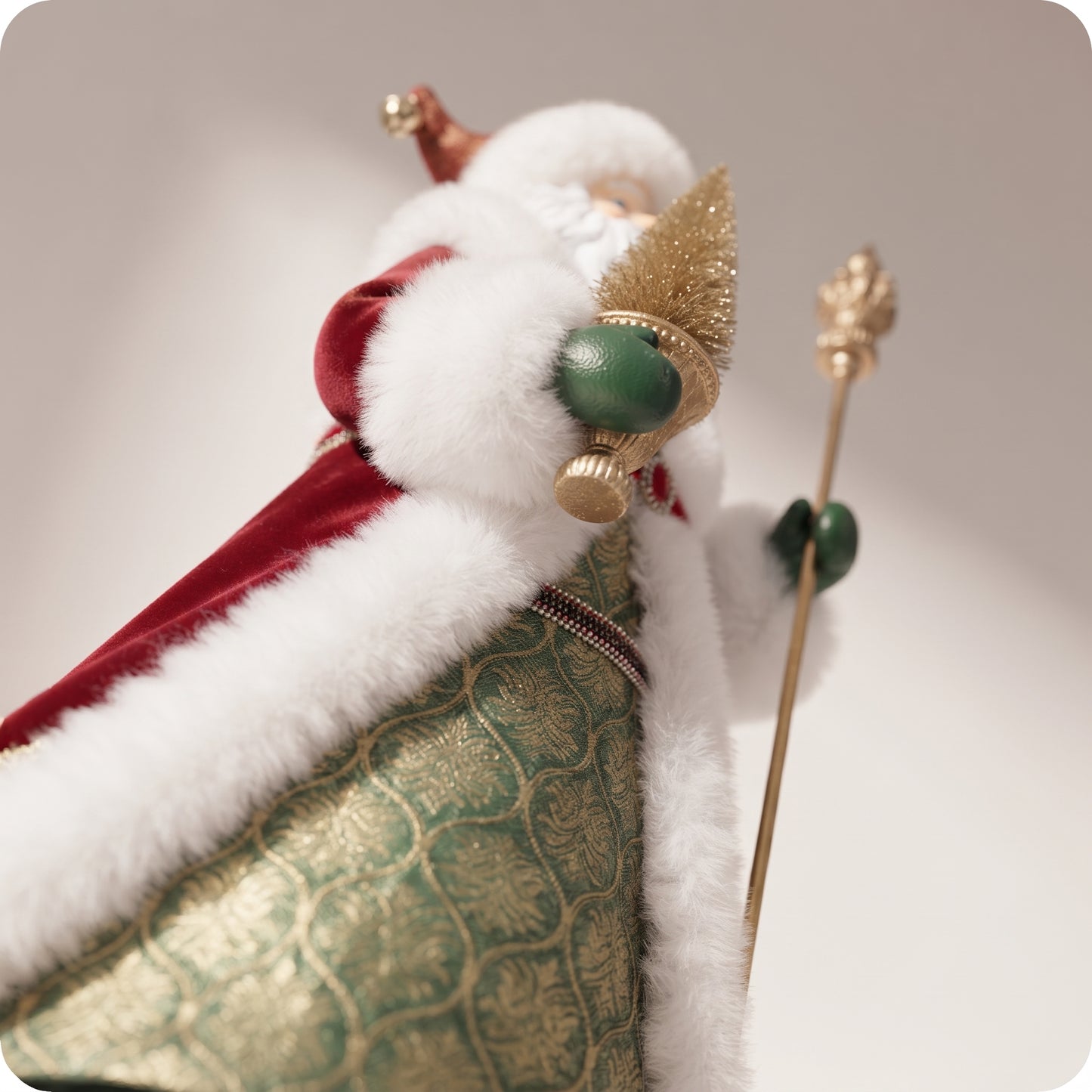 Santa Claus de resina con terciopelo rojo y verde