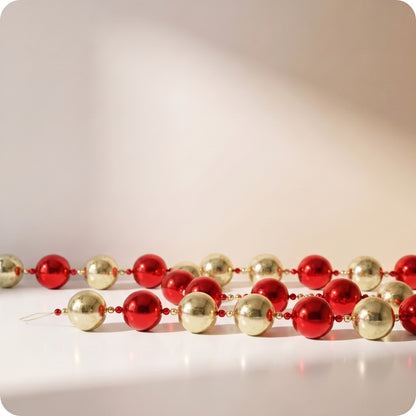 Guirnalda navideña mixta de esfera grande y pequeñas color rojo y dorado brillante