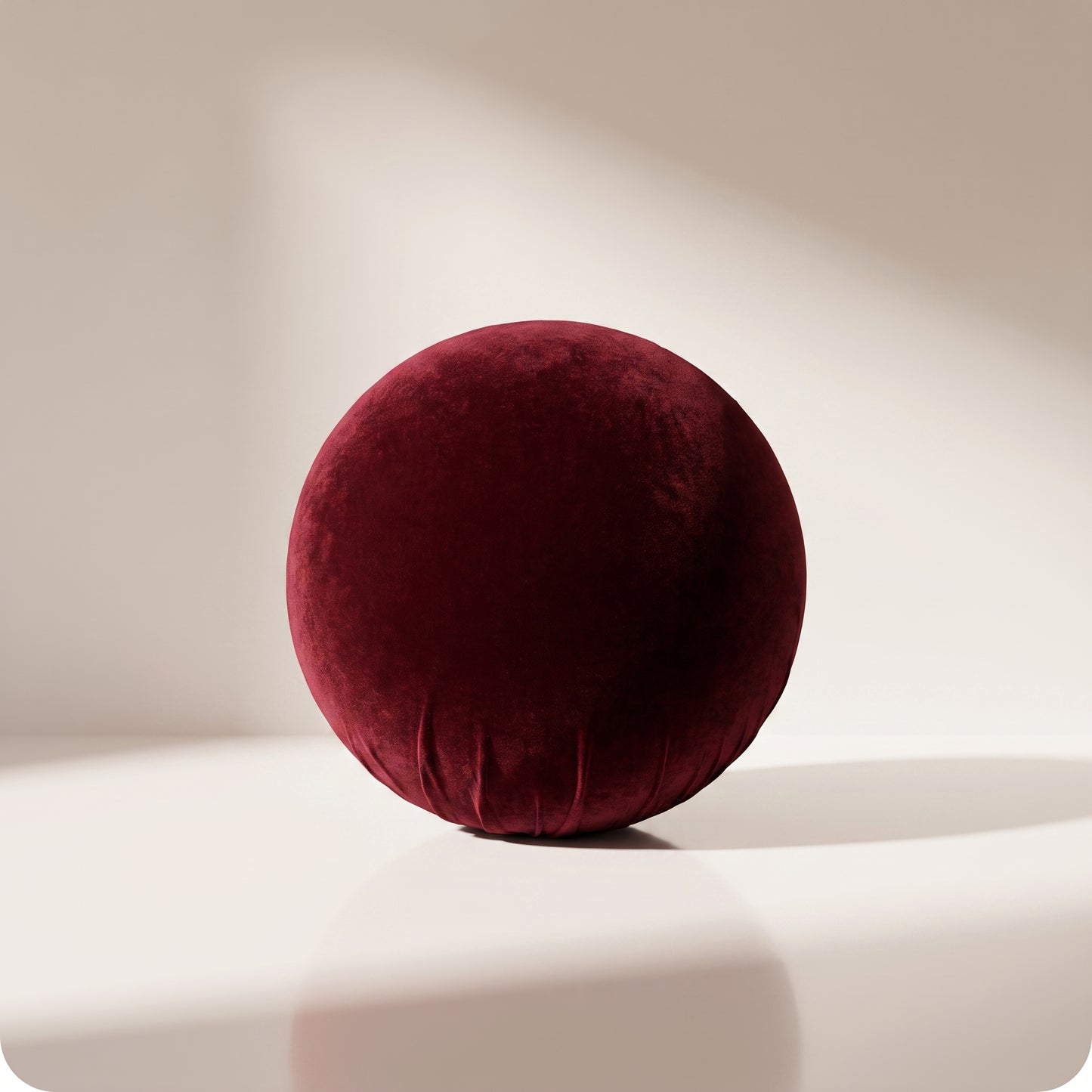 Esfera de terciopelo rojo burgundy lisa de diferentes tamaños