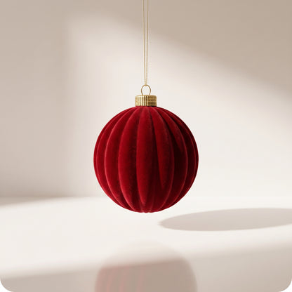 Esfera navideña de terciopelo rojo rayada