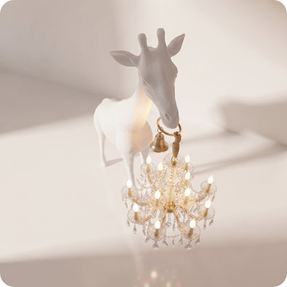 Jirafa con candelabro grande
