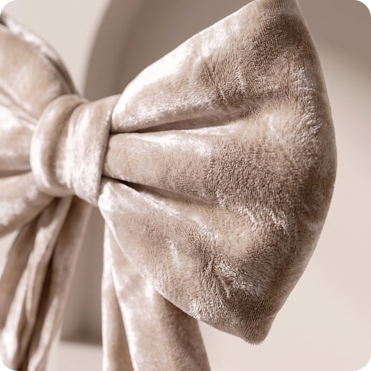 Moño de terciopelo perla elegante corto