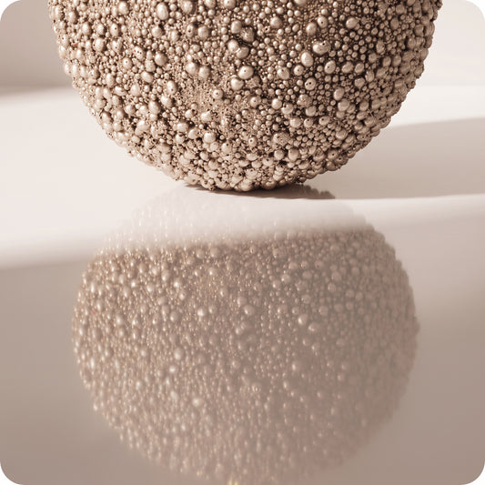 Esfera con glitter y mini piedras champagne 16 cm