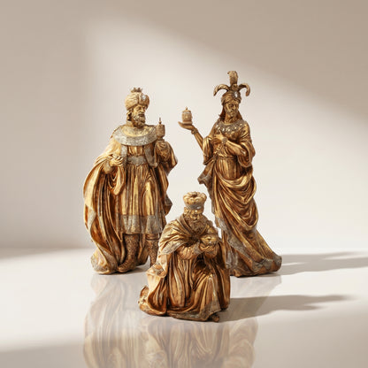 Juego de los tres reyes de resina dorada