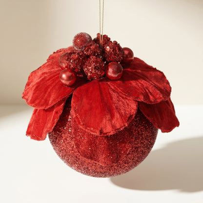 Bola de terciopelo con joyas con adorno de magnolia