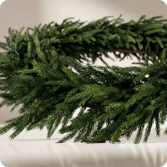 Real touch forest norfolk corona de pino