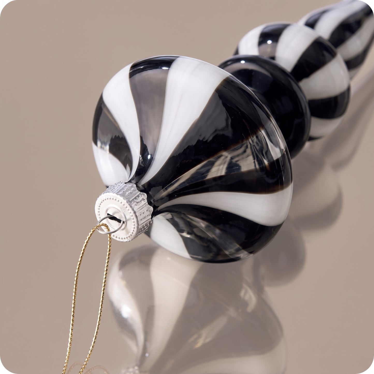 Esferas arlequin de vidrio blanco y negro 30 cm