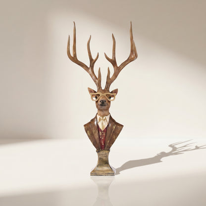 Busto de ciervo de resina sobre pedestal con gafas