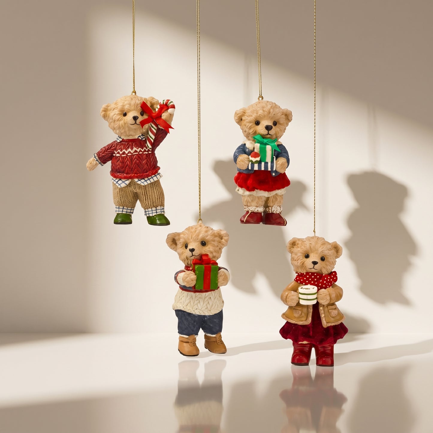 Adorno navideño de resina con forma de oso
