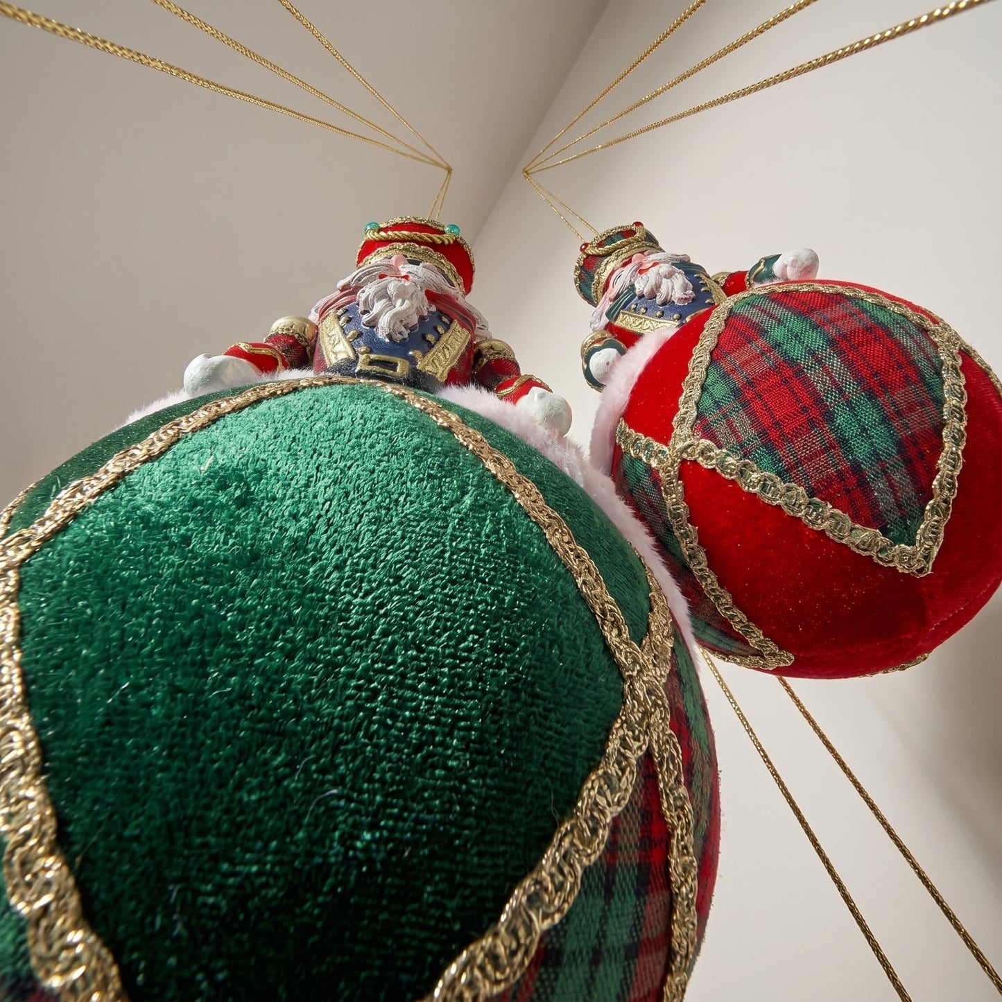 Adorno de bola cascanueces