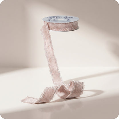Liston terciopelo perla con bordado plateado