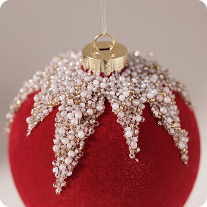 Esfera de terciopelo rojo con perlas arriba 13 cm