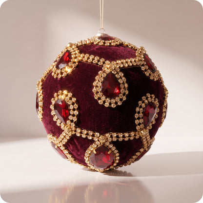 Teardrop diamond velvet orn burgundy 18k gold