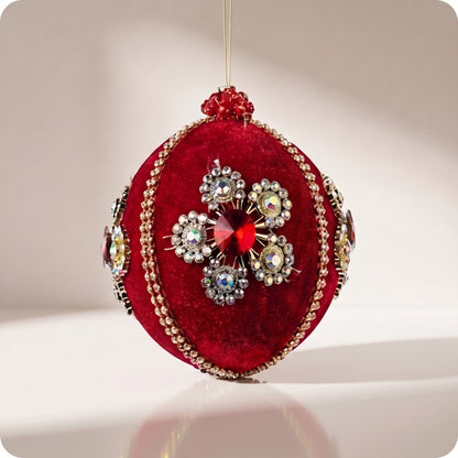 Esfera roja con flor de diamante terciopelo rojo arreglo oro