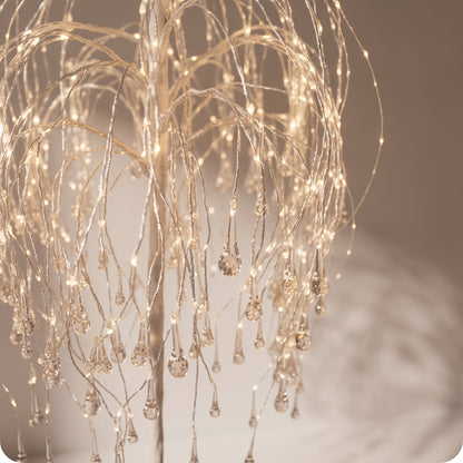 Árbol llorón con gotas de vidrio y luz LED blanca