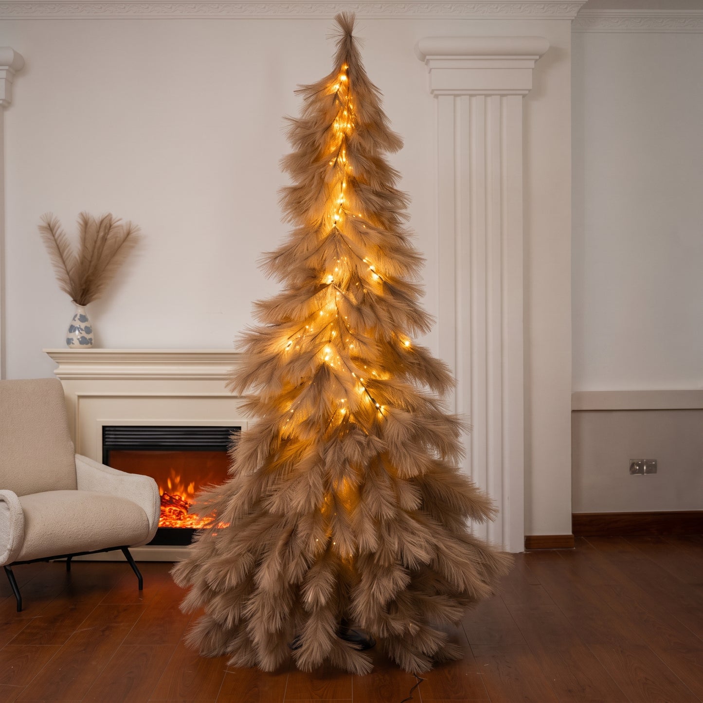 Árbol dorado con luces LED en el tronco